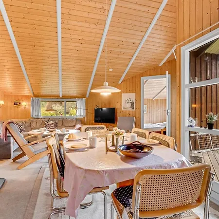 Semesterbostad Eeva - 900m From The Sea By Interhome Bøtø By